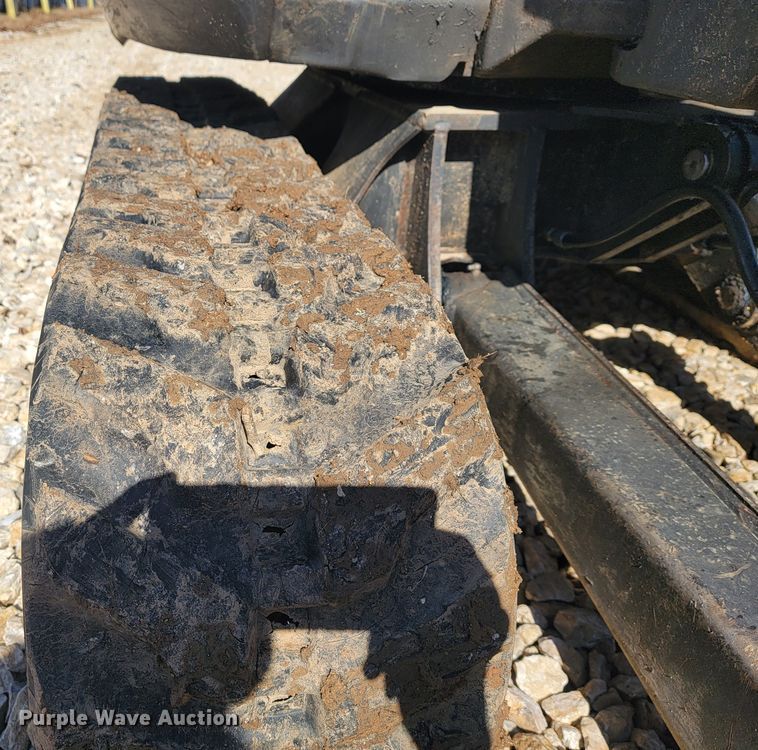 image for item JL9352 2011 Bobcat E32  mini excavator