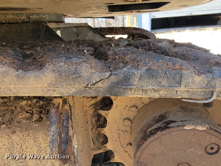 image for item JL9352 2011 Bobcat E32  mini excavator