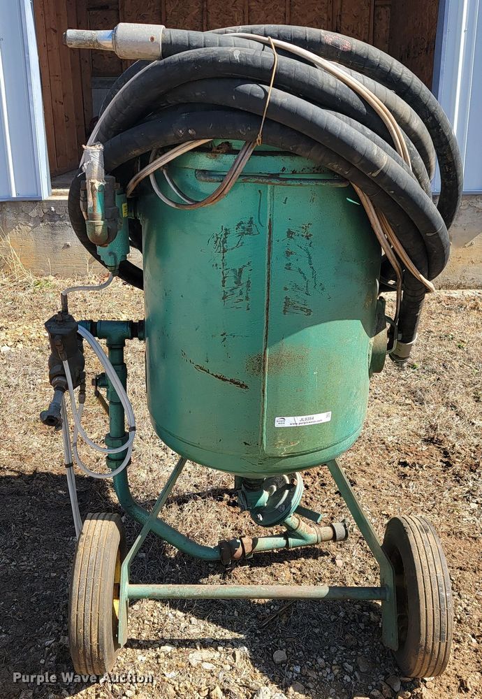 image for item JL9354 Clemco IIndustries 2452  sand blaster