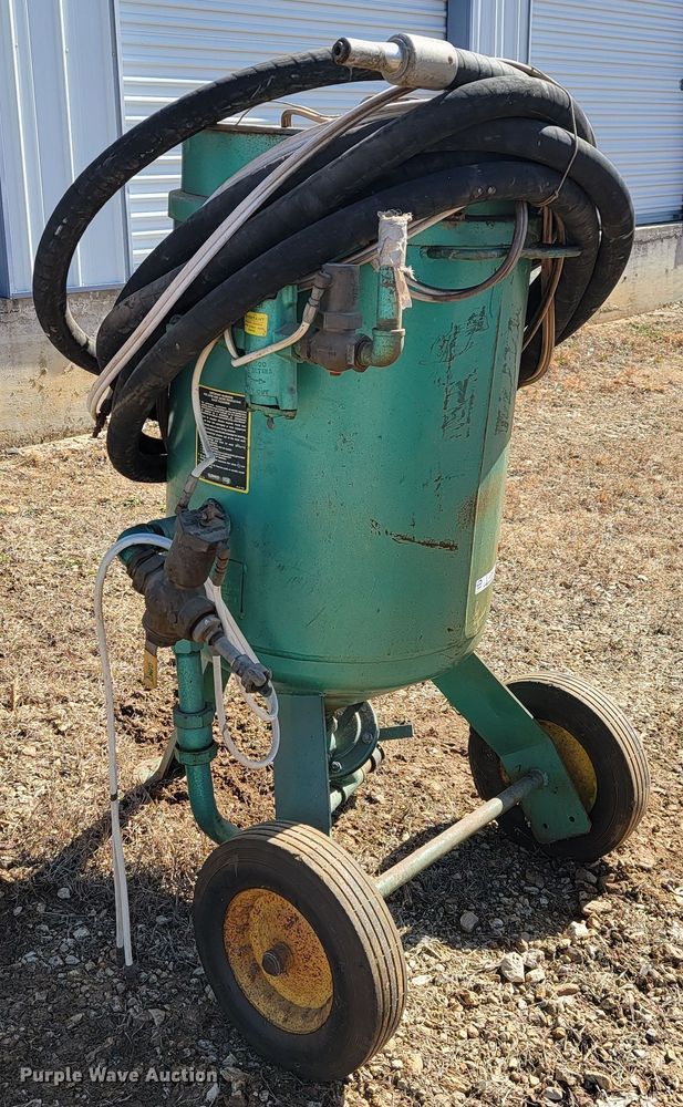 image for item JL9354 Clemco IIndustries 2452  sand blaster