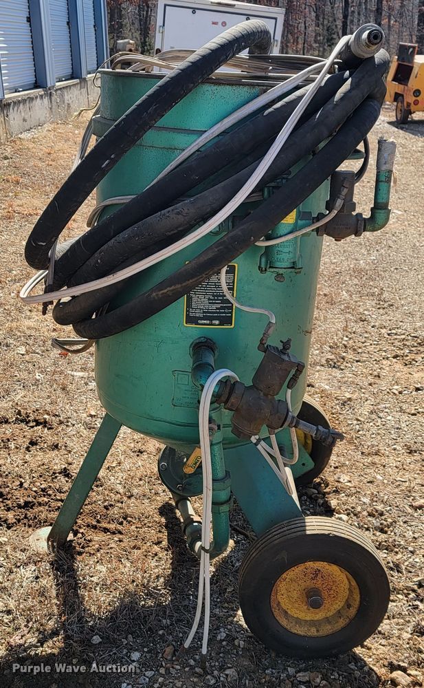image for item JL9354 Clemco IIndustries 2452  sand blaster