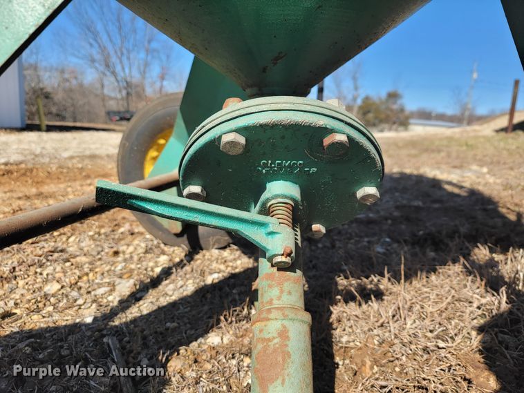 image for item JL9354 Clemco IIndustries 2452  sand blaster