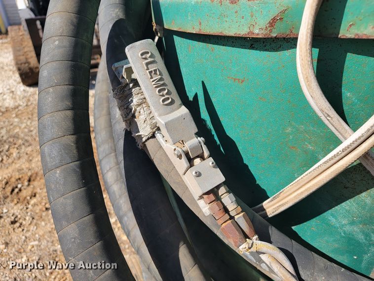 image for item JL9354 Clemco IIndustries 2452  sand blaster