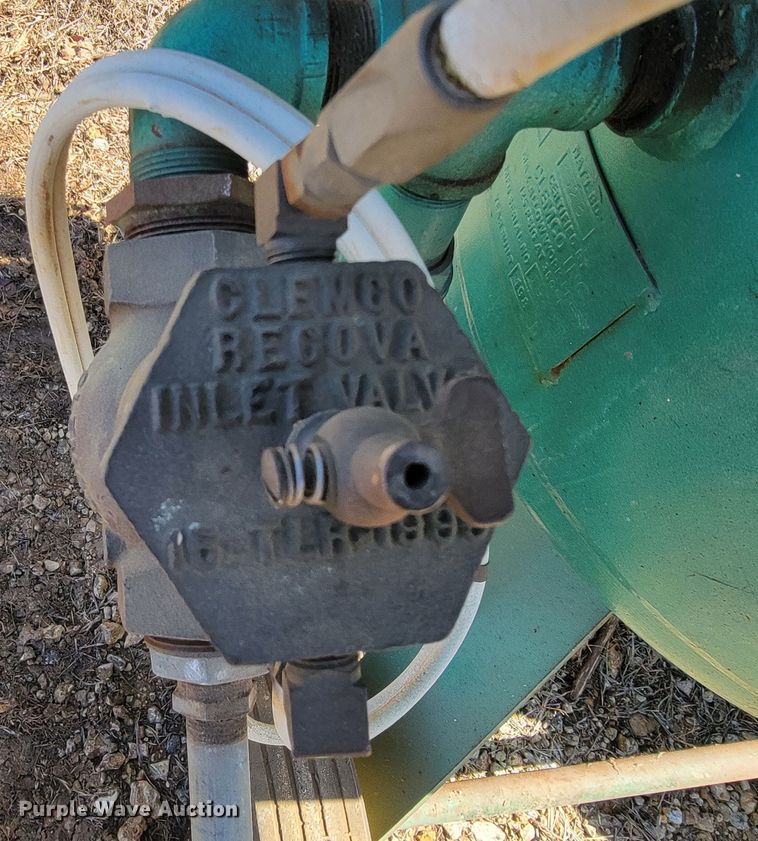 image for item JL9354 Clemco IIndustries 2452  sand blaster