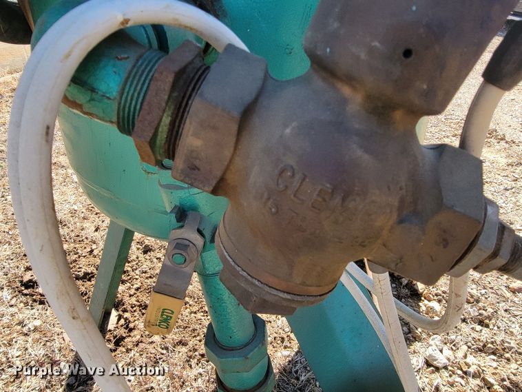 image for item JL9354 Clemco IIndustries 2452  sand blaster