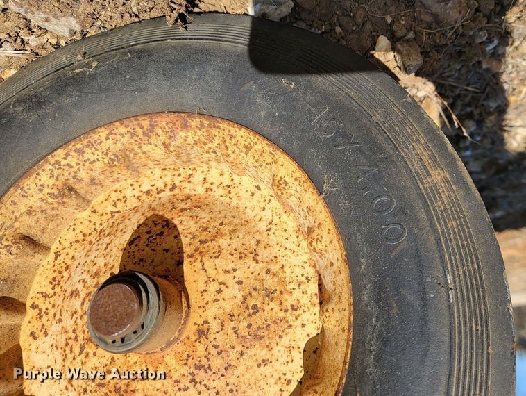 image for item JL9354 Clemco IIndustries 2452  sand blaster