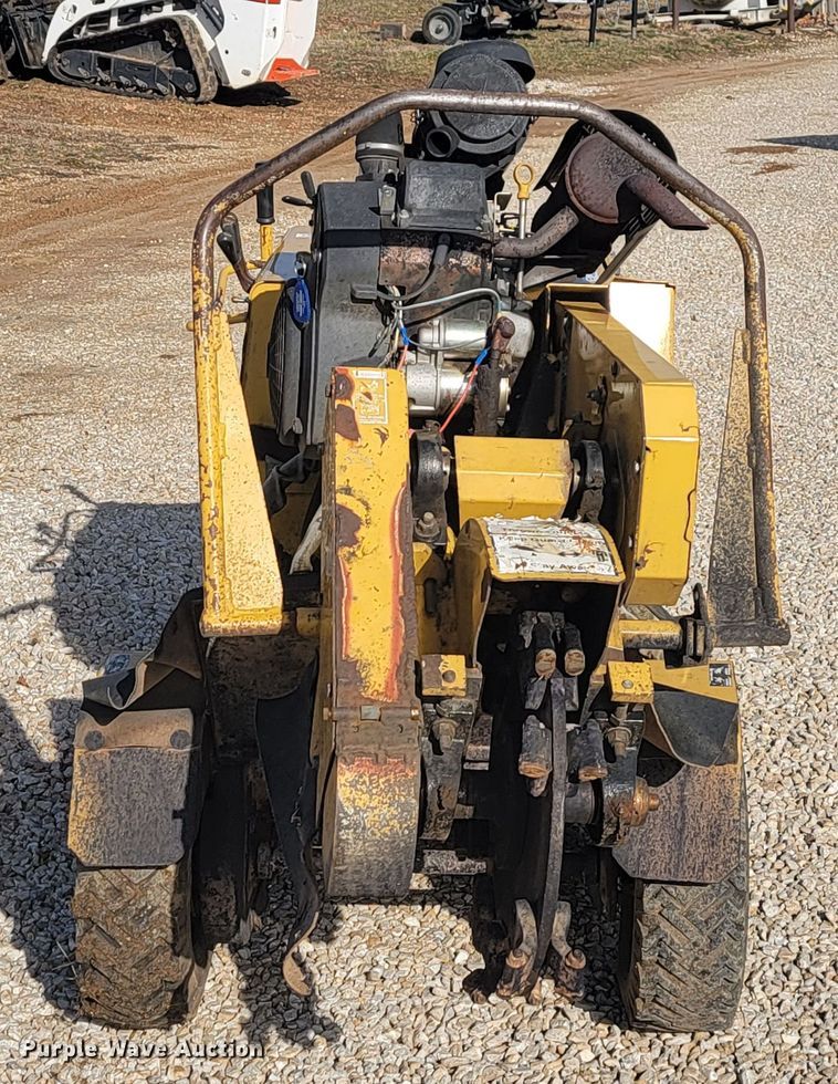 image for item JL9356 2005 Vermeer SC252  stump grinder