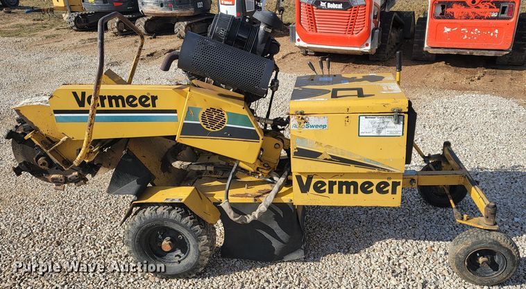 image for item JL9356 2005 Vermeer SC252  stump grinder