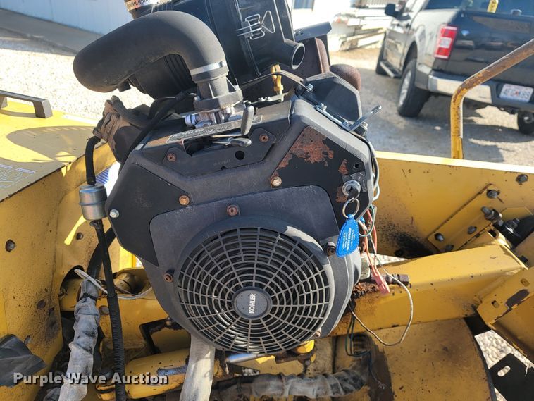 image for item JL9356 2005 Vermeer SC252  stump grinder