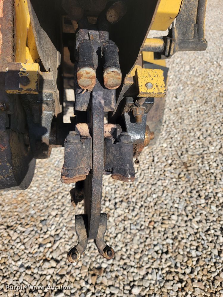 image for item JL9356 2005 Vermeer SC252  stump grinder