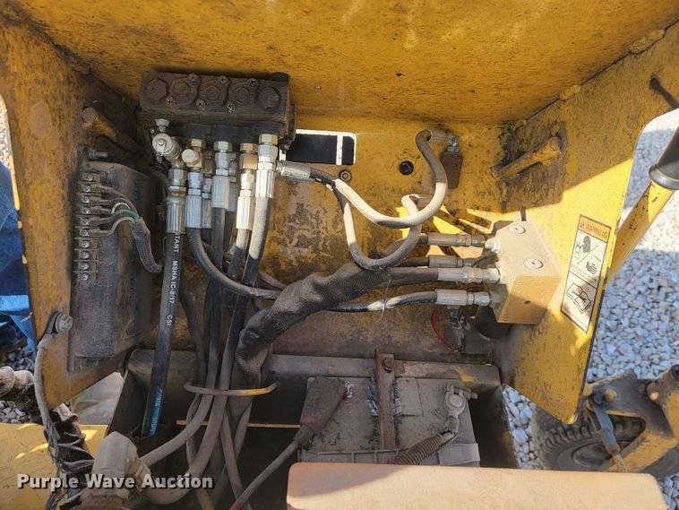 image for item JL9356 2005 Vermeer SC252  stump grinder