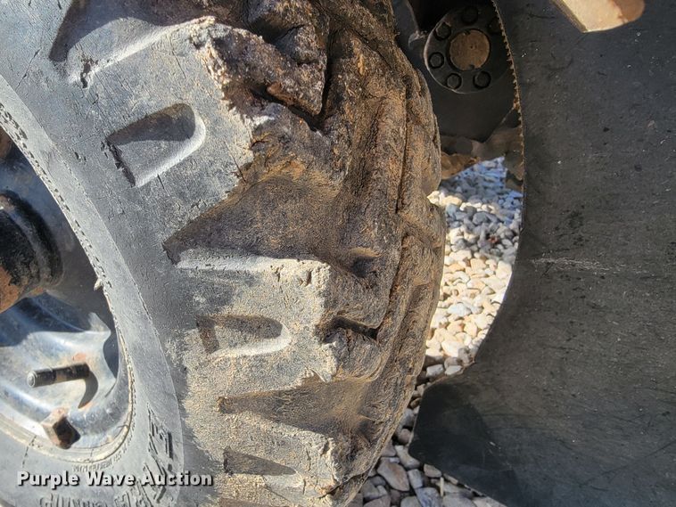 image for item JL9356 2005 Vermeer SC252  stump grinder