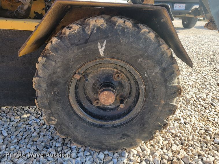 image for item JL9356 2005 Vermeer SC252  stump grinder