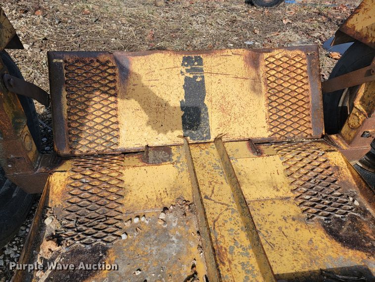 image for item JL9356 2005 Vermeer SC252  stump grinder