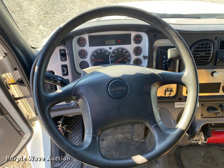 image for item JW9171 2010 Freightliner M2  utility / service truck