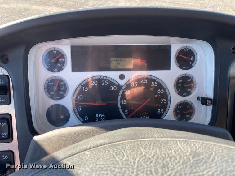 image for item JW9171 2010 Freightliner M2  utility / service truck