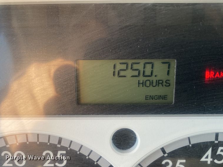 image for item JW9171 2010 Freightliner M2  utility / service truck