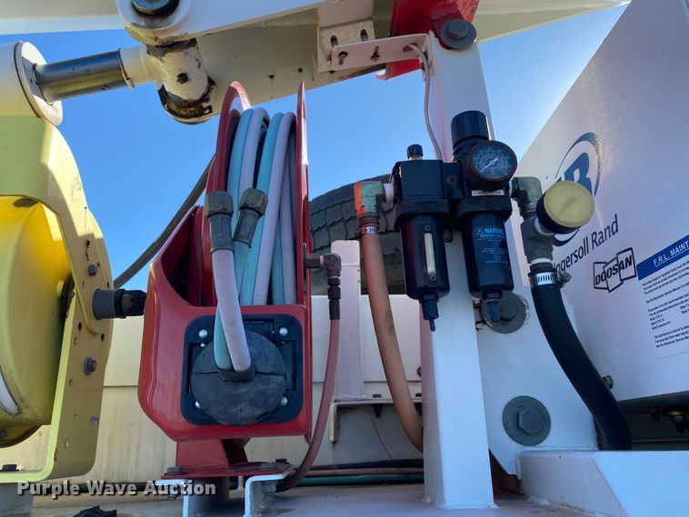 image for item JW9171 2010 Freightliner M2  utility / service truck