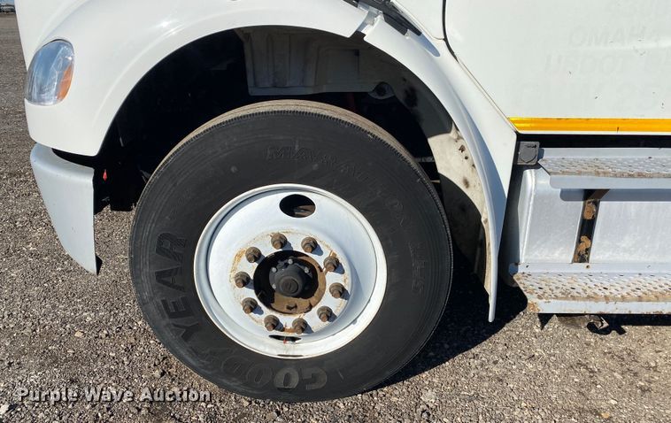 image for item JW9171 2010 Freightliner M2  utility / service truck