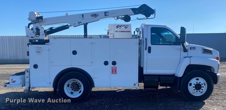 image for item KB9567 2006 GMC C6500  utility / service truck