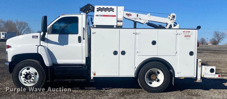 image for item KB9567 2006 GMC C6500  utility / service truck