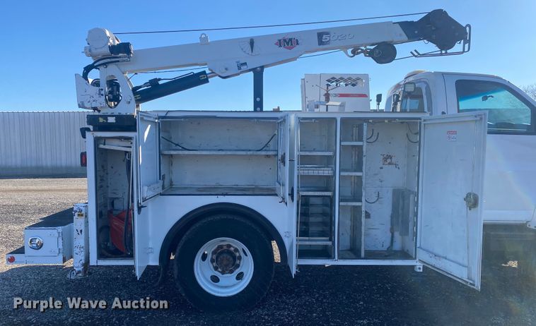 image for item KB9567 2006 GMC C6500  utility / service truck