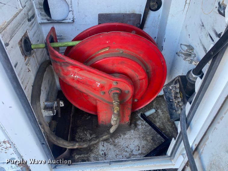 image for item KB9567 2006 GMC C6500  utility / service truck