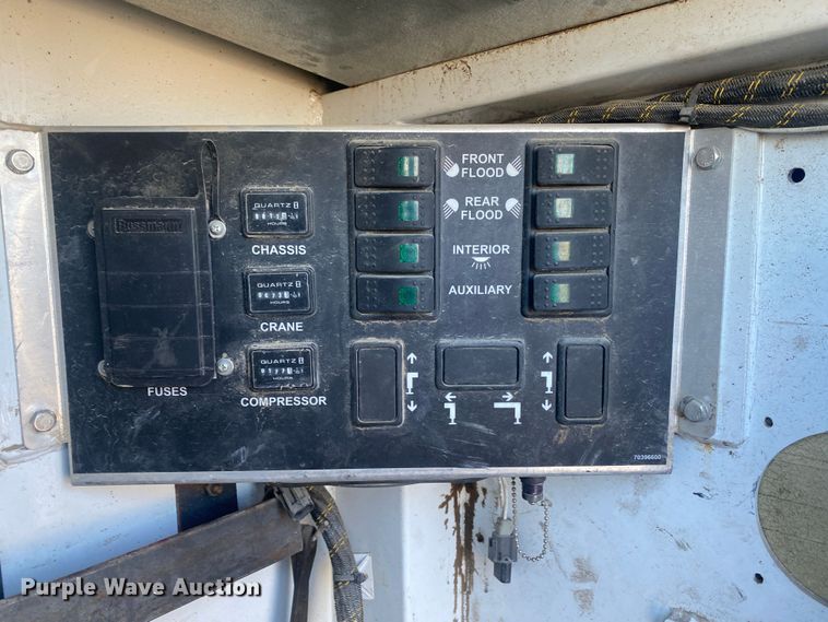 image for item KB9567 2006 GMC C6500  utility / service truck