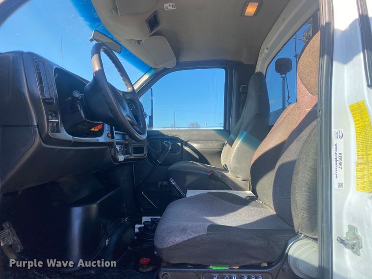 image for item KB9567 2006 GMC C6500  utility / service truck