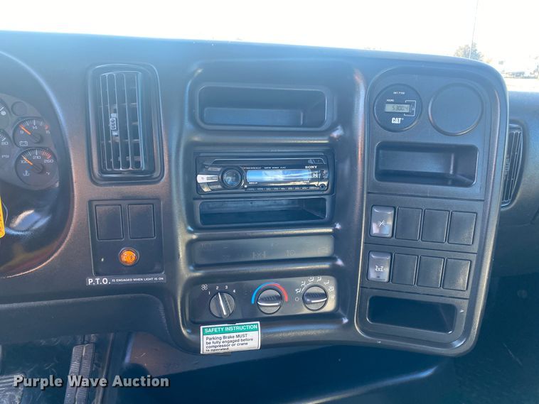 image for item KB9567 2006 GMC C6500  utility / service truck