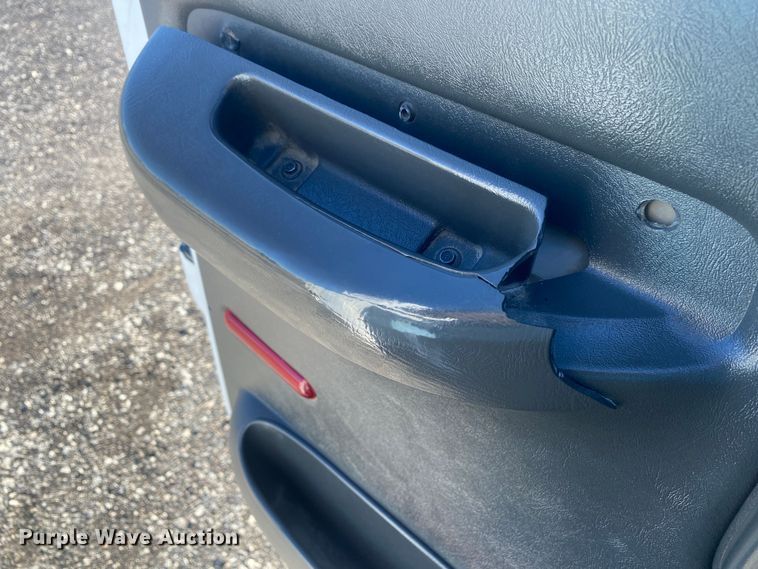 image for item KB9567 2006 GMC C6500  utility / service truck