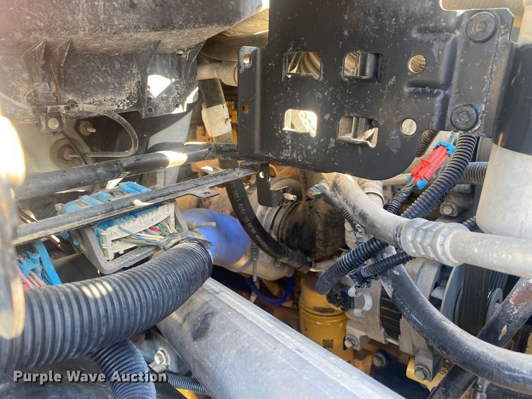 image for item KB9567 2006 GMC C6500  utility / service truck