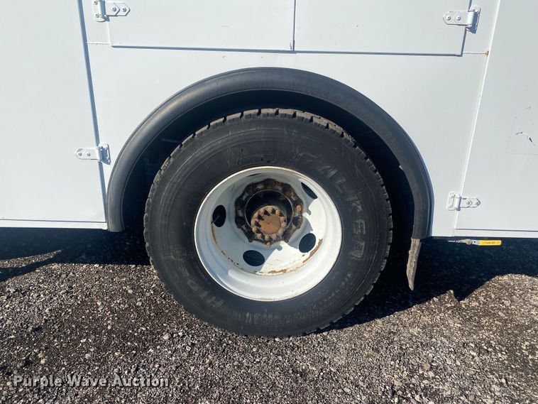 image for item KB9567 2006 GMC C6500  utility / service truck