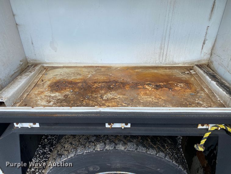 image for item KB9574 1998 GMC C5500  utility / service truck