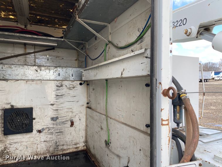 image for item KB9574 1998 GMC C5500  utility / service truck