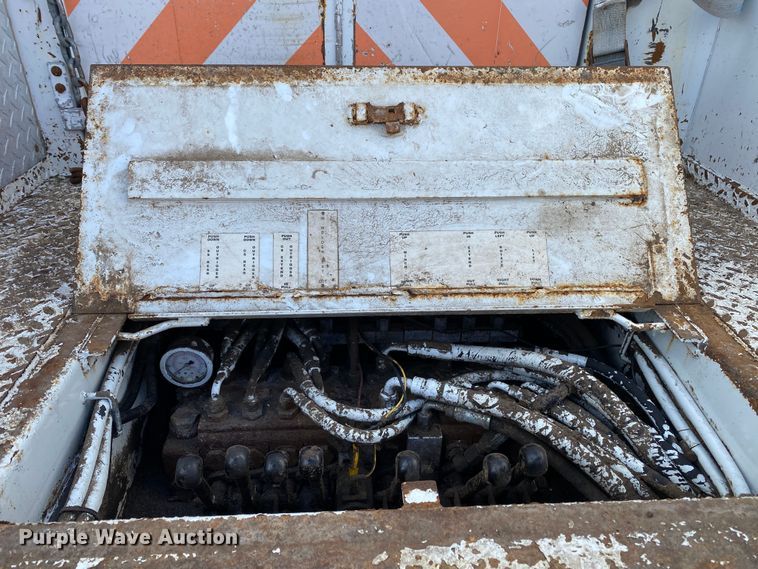 image for item KB9574 1998 GMC C5500  utility / service truck