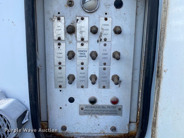 image for item KB9574 1998 GMC C5500  utility / service truck