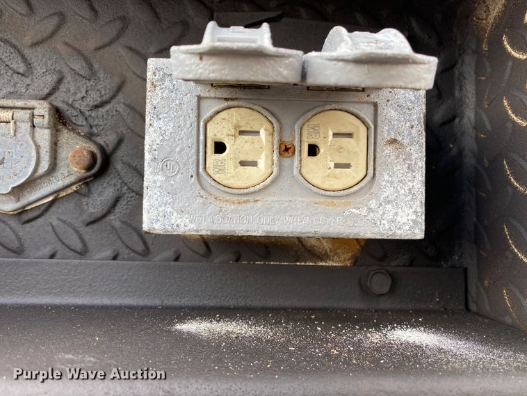 image for item KB9574 1998 GMC C5500  utility / service truck