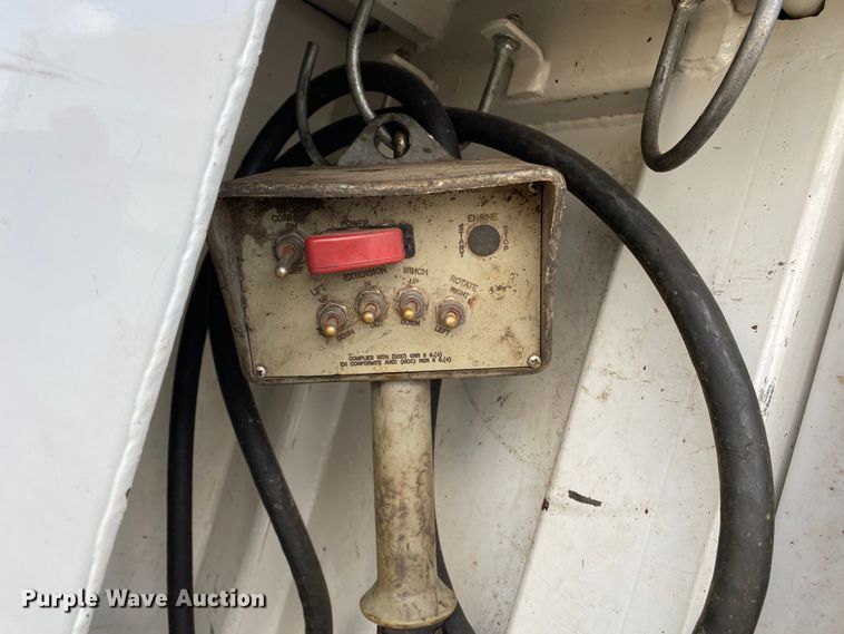 image for item KB9574 1998 GMC C5500  utility / service truck