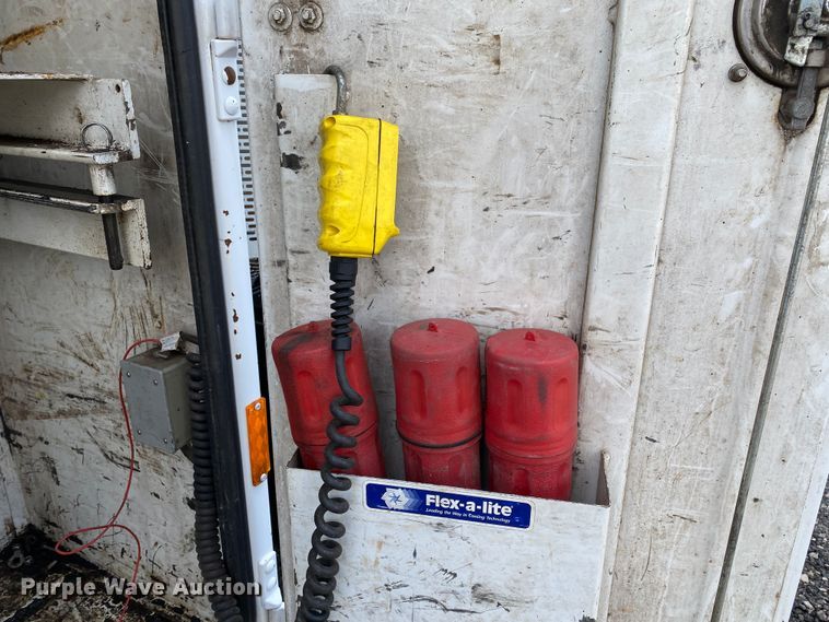 image for item KB9574 1998 GMC C5500  utility / service truck