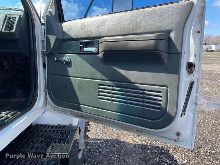 image for item KB9574 1998 GMC C5500  utility / service truck