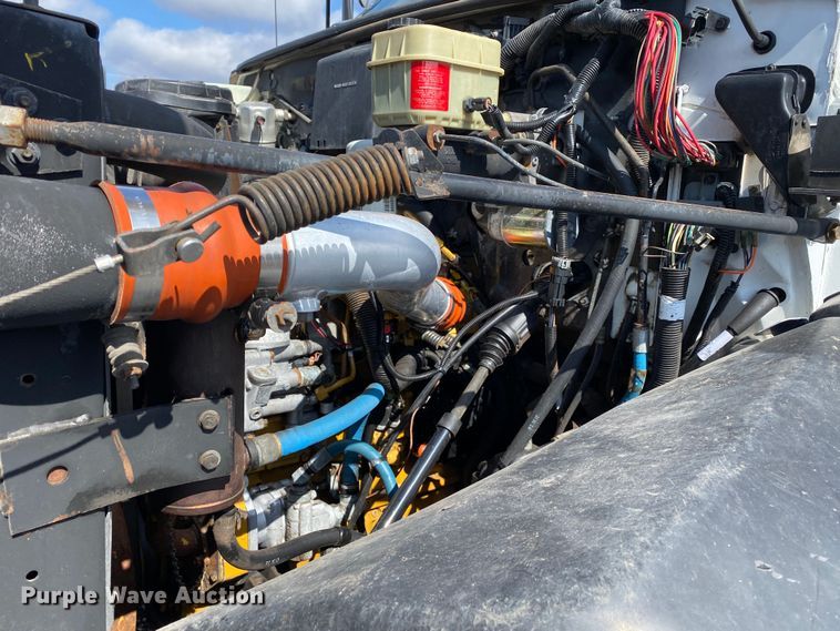 image for item KB9574 1998 GMC C5500  utility / service truck