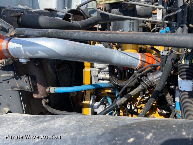 image for item KB9574 1998 GMC C5500  utility / service truck