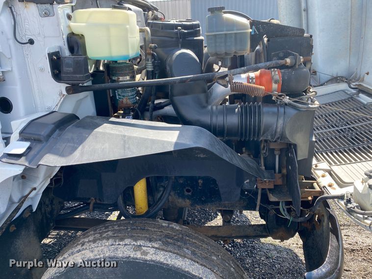 image for item KB9574 1998 GMC C5500  utility / service truck