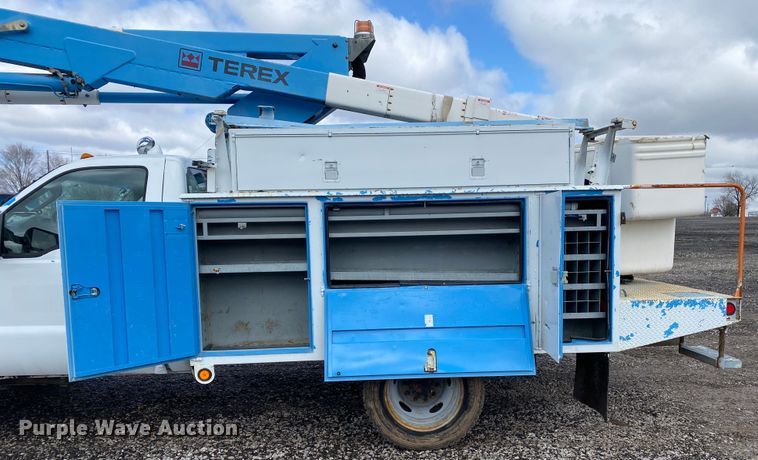 image for item KB9576 2008 Ford F550 Super Duty  bucket truck