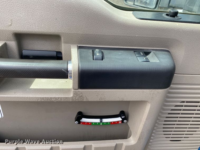 image for item KB9576 2008 Ford F550 Super Duty  bucket truck