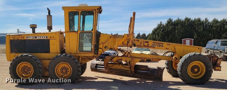 image for item KD9289 1978 John Deere 770A  motor grader
