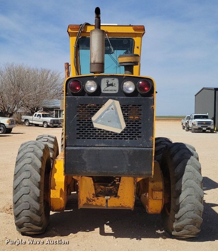 image for item KD9289 1978 John Deere 770A  motor grader