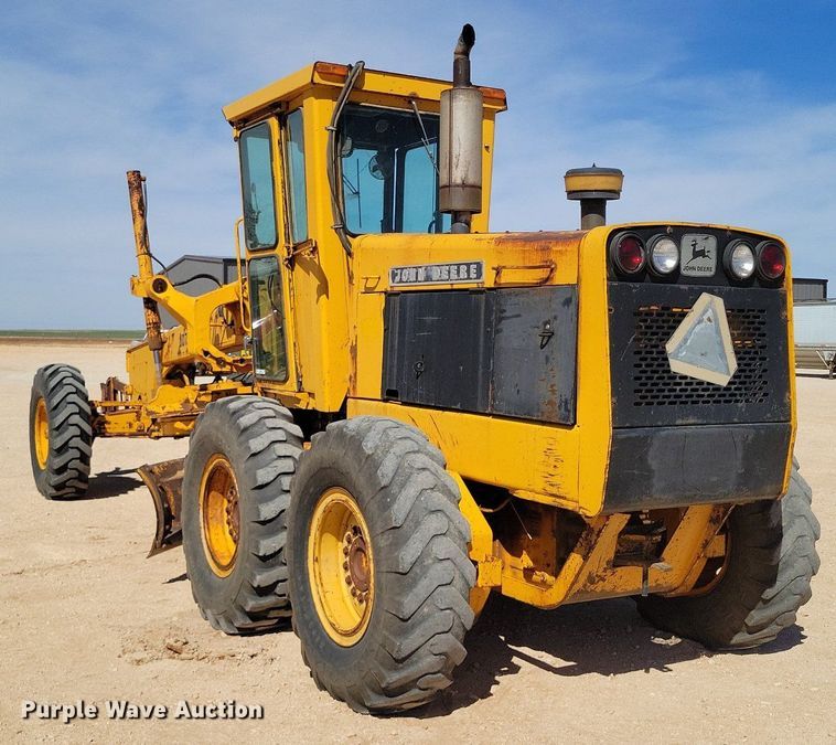 image for item KD9289 1978 John Deere 770A  motor grader