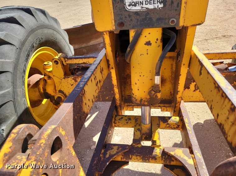 image for item KD9289 1978 John Deere 770A  motor grader